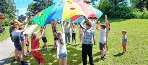 Einen Riesenspaß hatte der Nachwuchs des Trachtenvereins „d‘Mangfalltaler“ im Zeltlager des Trachtenkulturzentrums in Holzhausen. Foto Re