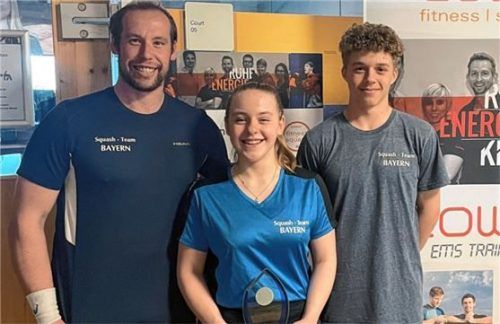 Erfolgreiche Arbeit: Trainer Rudi Rohrmüller, Hanna Kumberger und Stefan Wanderl (von links).Foto re