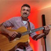 Der Gitarrenmann im Gimplkeller