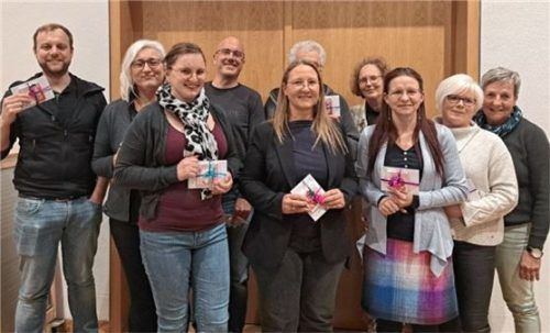 Etliche Mitglieder konnten sich über Ehrungen für ihre langjährige Vereinszugehörigkeit freuen.Foto re