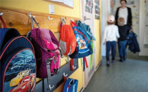 Für die Betreuung ihrer Kinder in den Einrichtungen in Bad Aibling müssen die Eltern ab September tiefer in die Tasche greifen. Foto  dpa | Monika Skolimowska