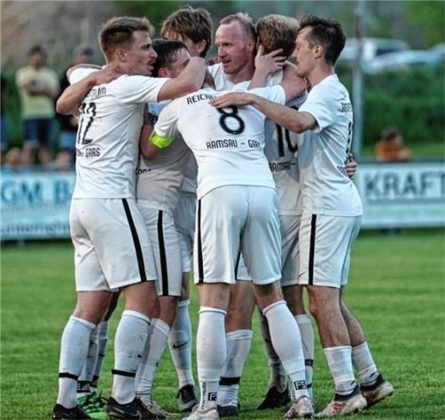 Für die SG RRG ist zwischen Klassenerhalt und direktem Abstieg noch alles möglich – zu Hause wollen sie morgen, Sonntag, aber wieder jubeln.Foto Walter Semerad