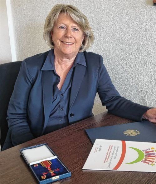 Halfings Bürgermeisterin Regina Braun hat für ihr langjähriges Engagement bei derKatholischen Frauengemeinschaft das Bundesverdienstkreuz erhalten. Foto Blum