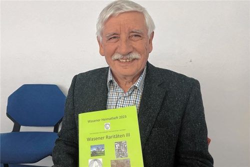 Hans Demberger (75) ist einer der 24 Mitglieder, die den „Historischen und Heimatvereins Pang“ im Jahr 2000 gründeten. Als Vorsitzender des Vereins ist er maßgeblich an der Dokumentation regionaler Geschichte beteiligt. Foto Qiana Eisenreich