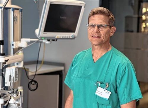 Harald Zerrer, stellvertretender Bereichsleiter der Intensivstation des InnKlinikums Mühldorf, verfügt über 30 Jahre Berufserfahrung. Foto Schmitzer/Innklinikum