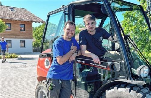 Heute geht es los: Der Aufbau des Festzeltes beginnt. Foto re