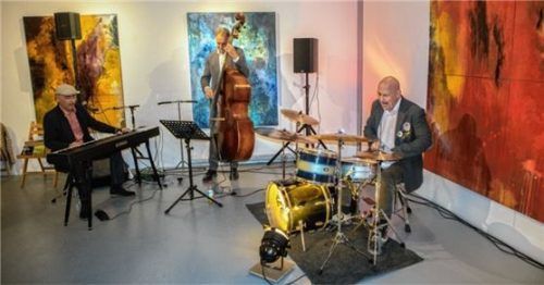 Mal was anderes: Musik statt Gemälde.