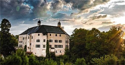 Schloss Amerang – ein beliebter Ort für Feiern. Foto Zehetmaier