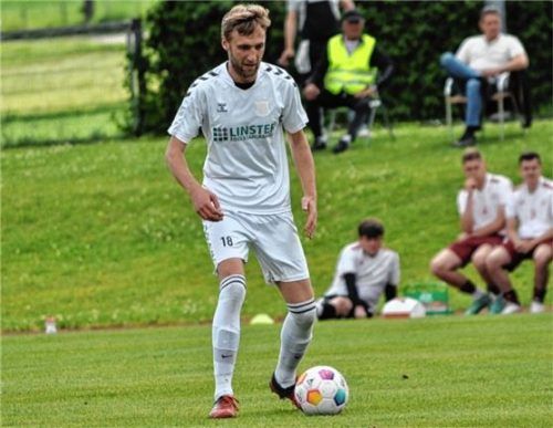 Stefan Oberbauer war der Aschauer Torschütze zum zwischenzeitlichen 1:1-Ausgleich.Foto Thomas Neumeier