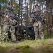 Wer will noch zur Bundeswehr, Frau General?