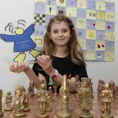 Schachmeisterin mit nur acht Jahren