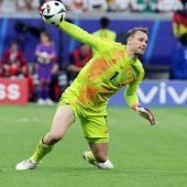Rekordmann Neuer, Gelbsünder Tah
