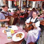 Trachtenfest sorgt für beste Stimmung – Dritte Ausgabe des „Tags des Brauchtums“ ein voller Erfolg