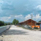 Erste Baumaßnahmen zum Mangfalldamm in Feldolling erfolgten schon im Juni 2014