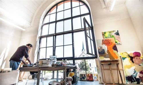 Als lokal verwurzelter, familiengeführter Handwerksbetrieb trägt die Schreinerei Wolf eine hohe Verantwortung für deren Kunden und die eigenen Mitarbeiter.