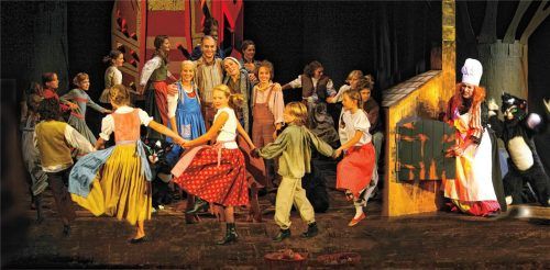 Am 28. Dezember erwartet die ganze Familie ein Opernerlebnis, wenn das Freie Landestheater Bayern Hänsel und Gretel als Märchenoper auf die Bühne bringt.Foto fltb