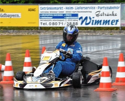 Auf teils nasser Fahrbahn bewies die Kartslalom-Jugend ihr Können.Foto MCW