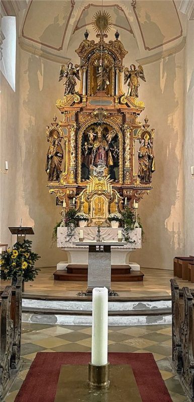 Blick auf den Altar in der Pfarrkirche St. Rupert.Foto Kirchner
