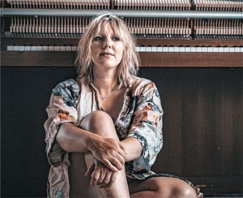 Claudia Koreck kommt nach Mühldorf. Foto re