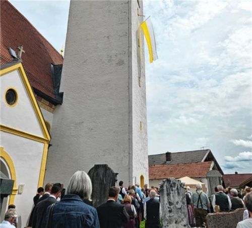Das kleine Straßkirchen feiert ganz groß den 1100. Geburtstag mit eigens komponierter Festmesse.Foto Schmidmayer