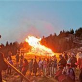 Kampenwand-Feuer verschoben