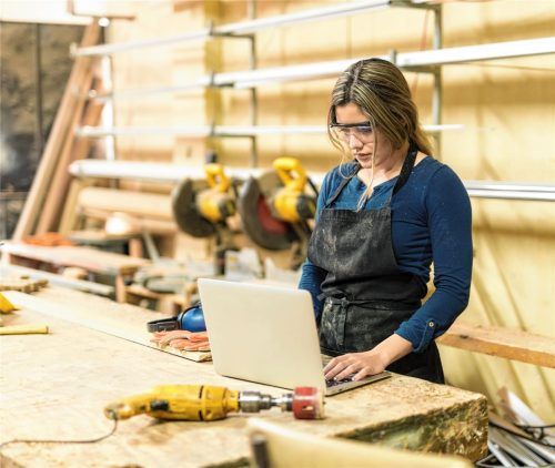 Der Anteil weiblicher Auszubildender im Schreinerhandwerk ist in den letzten fünf Jahren um 30 Prozent gestiegen.