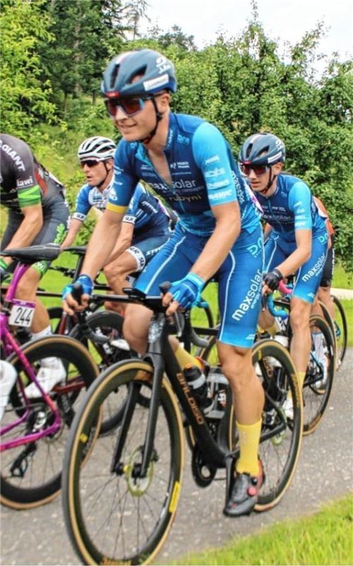 Der Bad Endorfer Lennart Jasch ist jetzt auf dem Rad unterwegs. Früher war er als Eisschnellläufer aktiv.Foto privat