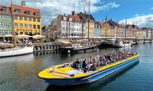 Der Nyhavn mit seinen farbenfrohen Gebäuden ist ein beliebtes Ausflugsziel. Eine Bootsfahrt ist ein guter Start in die Stadtbesichtigung. Fotos Karin Kudla