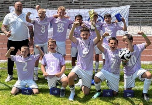 Der SV Aschau gewann das Turnier in Waldkraiburg.Foto re