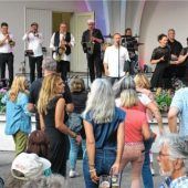 „Blues-Blos’n“ bringt Publikum zum Tanzen