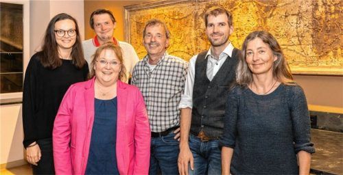 Die neue Vorstandschaft der Bürgerblocks Rohrdorf: (von links) Kassiererin Julia Lindemann, stellvertretende Vorsitzende Petra Scholz-Gigler, Beisitzer Georg Loferer, Vorsitzender Martin Fischbacher, Beisitzer Simon Hausstetter und Schriftführerin Dr. Anette Wagner. Foto re