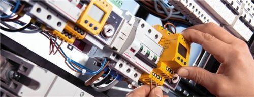 Ein Leben ohne Strom? Schwer vorstellbar. Ohne Elektrofachkräfte geht nichts. Foto  pixabay