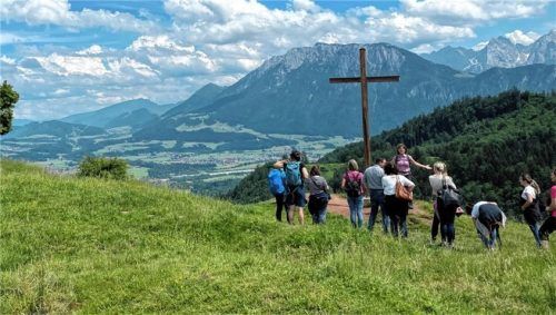 Glück mit dem Wetter hatten Tourismusexperten aus der Region bei ihrem Besuch am Hocheck-Gipfel, so wie es sich auch Gäste gerne wünschen.Foto Steffenhagen