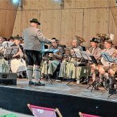 Musikkapelle Vagen spielt bei Landesgartenschau