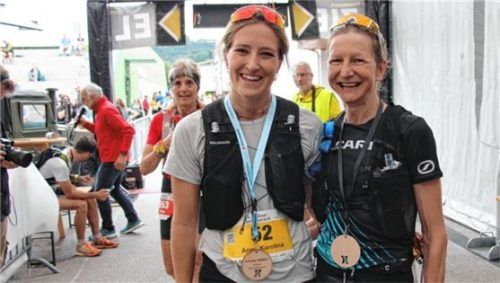 Im Bergmarathon siegte Anja Kobs (TSV Alling, rechts) vor Biathletin Anna Weidel (WSV Kiefersfelden).Foto Erwin Fladerer