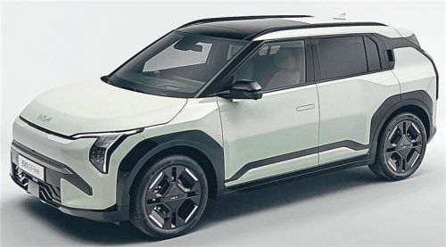 Koreanische Wahlverwandtschaft: Dass der neue vollelektrische Kia EV3 eine sehr große Ähnlichkeit mit dem spektakulären Flaggschiff der Marke, dem mächtigen EV9, hat, ist kein Zufall. Foto Kia