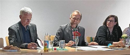 Leiteten die Diskussion: Monsignore Thomas Schlichting (links) sowie Kreiskatholiken-Vorsitzender Sebastian Kleinschwärzer und dessen Stellvertreterin Carola Thulke.Foto Kirchner