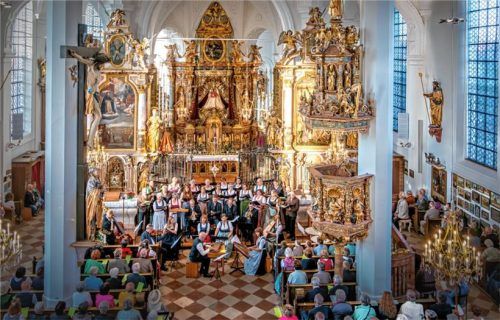 Musiker und Publikum sangen am Ende gemeinsam: „Großer Gott wir loben Dich.“ Foto nitzsche