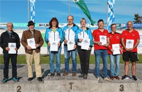 Oberbayerischer Meister: Die Zimmerstutzen-Mannschaft der FSG Ruhpolding (Mitte).Foto re