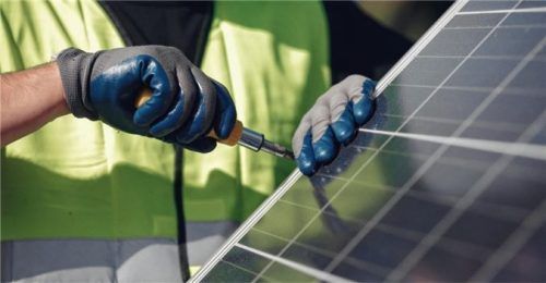 Planung und Bau von Photovoltaikanlagen erfordert spezielles Fachwissen.