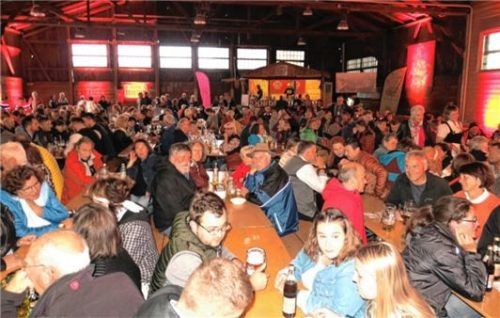 Rappelvoll war die Ausstellungshalle bei der Oldie Night.