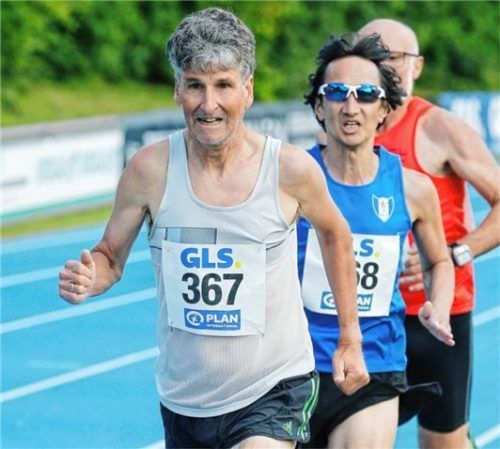 Reinmund Hobmaier von der LG Chiemsee gewann DM-Bronze über 1500 Meter der Männer M60.Foto Stuffer