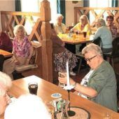 AWO-Seniorenclub feiert Muttertag nach