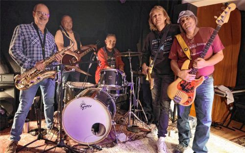 Steinschlag zeigen selbst geschriebene Mundart-Songs, passend zu den echten Original-Rock-Songs. Foto Seitz