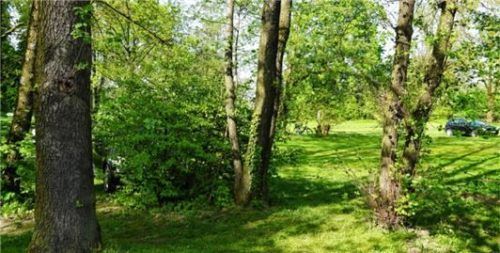 Stundenlang im Urlauberstau gestanden – da will man nur noch schlafen. Geht am Erlensee auf der „Übernachtungswiese“. Und am nächsten Morgen geht‘s ausgeruht weiter.