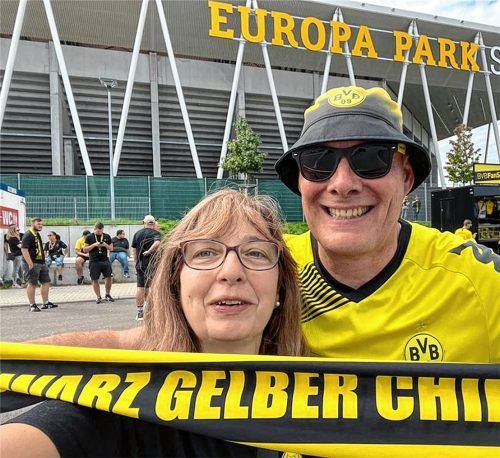 Ulrike und Oliver Klosterberg aus Amerang freuen sich auf das Champions-League-Finale in London. Foto Privat