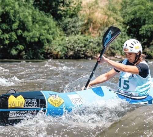 Voll konzentriert: Lisa Köstle aus Inzell, die für den Kajak Klub Rosenheim startet, feierte beim ersten Weltcupwochenende der Saison zwei Top-Ten-Plätze.Foto privat