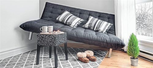 Wohnung zu eng? In Deutschland kommt das immer häufiger vor. Foto StudioLightAndShade/Panthermedia 5