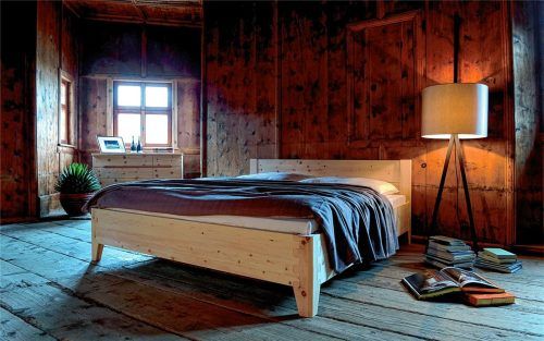 Zirbenfurnier verwandelt einen Schlafraum in eine echte Wohlfühloase. Foto Tischlerei Forcher