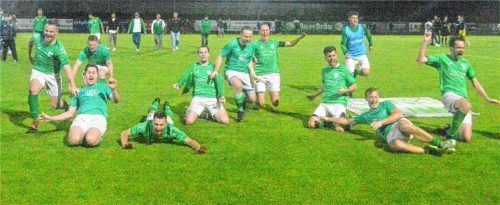 Zurück in die Kreisliga gerutscht: Der TSV Emmering gewann zwei Relegationsspiele und bleibt im Inn/Salzach-Oberhaus drin.Foto Franz Ruprecht